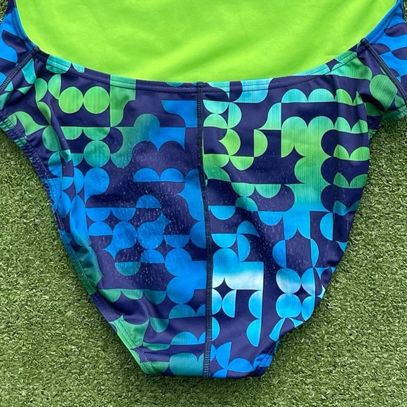 Arena Size 38 Women’s Challenge Back Preowned gently used swim meet pool summer - Picture 4 of 5